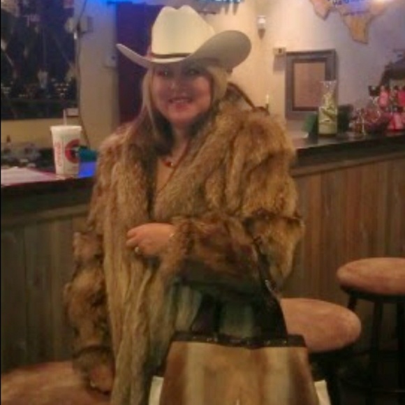 NEW YORKER FUR COAT - Picture 6 of 8